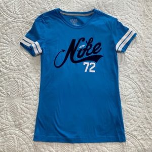 Nike retro graphic tee slim fit, size medium
